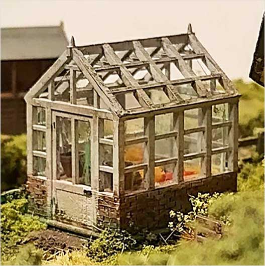 OO Scale | Ready to Paint | Wooden-Framed Greenhouse