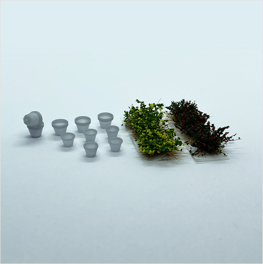 OO Scale | Terracotta Plant Pot with Flower Patches (16 pieces)