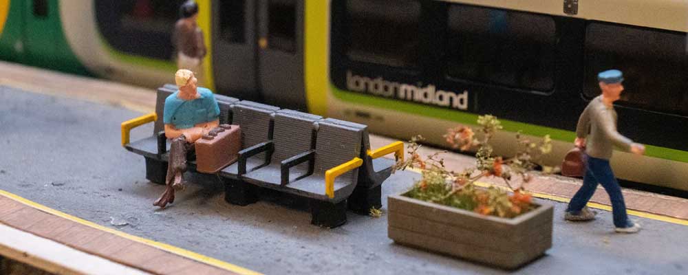 Small Details, Big Impact: How to Use Scenic Accessories for Storytelling