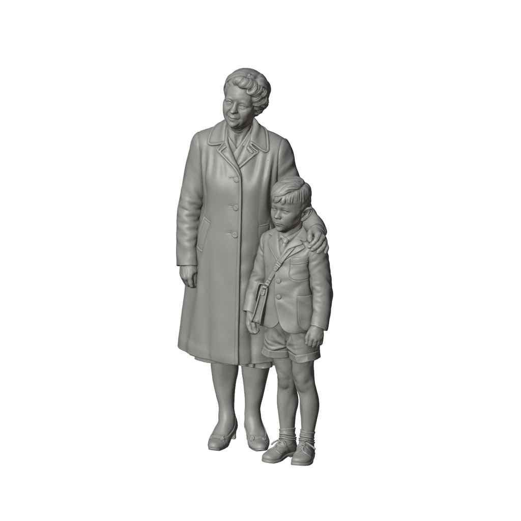 Unpainted grey resin model of OO Scale Ready to Paint 1950s Mother And Son