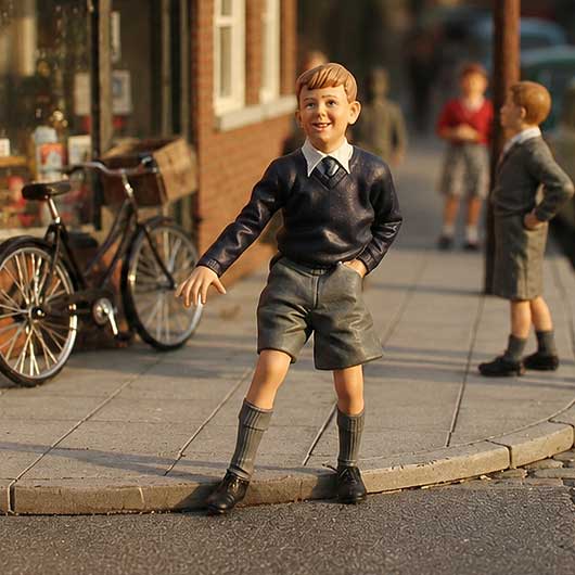 OO Scale Ready to Paint 1950s Smiling Boy in School Uniform