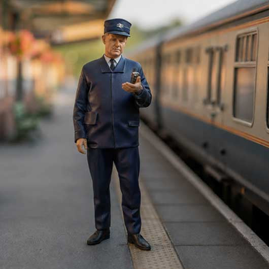 OO Scale Ready to Paint BR Guard Standing