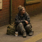 OO Scale Ready to Paint Modern Homeless Woman Sitting