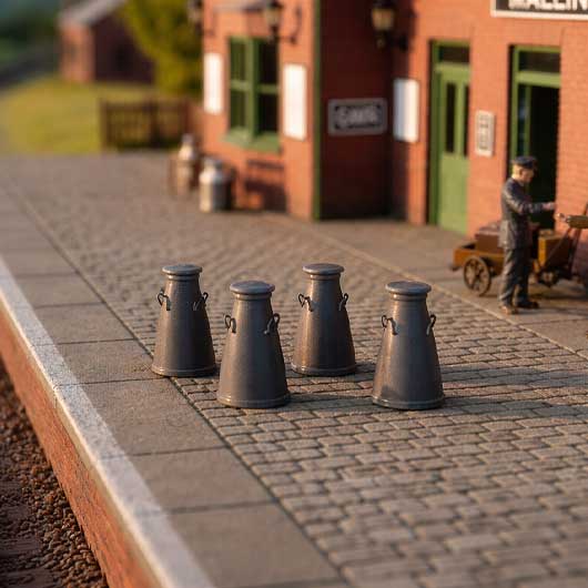 OO Scale Pre-Coloured Milk Churn (17 Gallon)