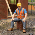 OO Scale Ready to Paint Modern Builder Sitting
