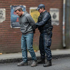 OO Scale Ready to Paint Modern Police Officer Arresting Suspect