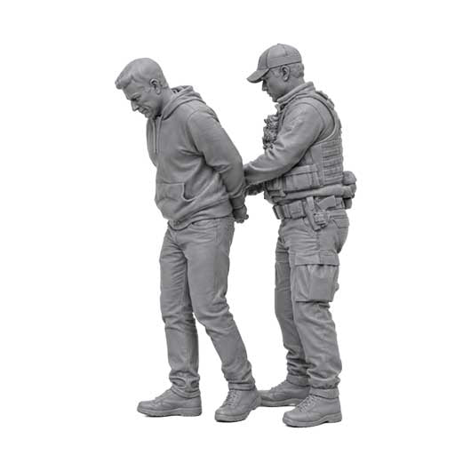 OO Scale Ready to Paint Modern Police Officer Arresting Suspect