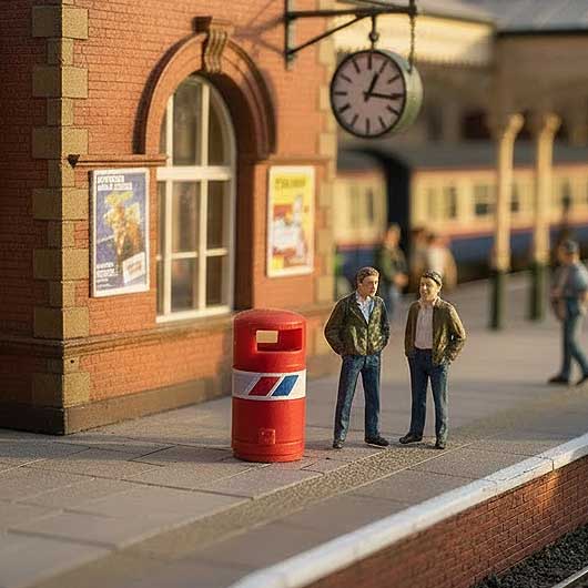 OO Scale Ready to Paint Network Southeast (NSE) / BR Round Bin (6 pack)