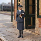 OO Scale Ready to Paint 1950s Railway Official Holding A Clipboard