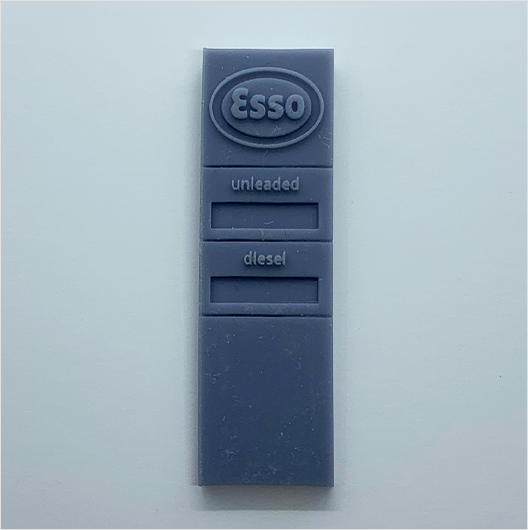 OO Scale | 2000 Esso Petrol Station Totem (1 piece)