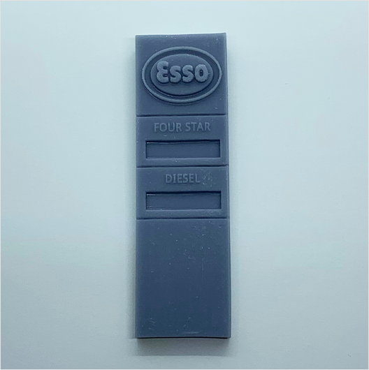 OO Scale | 1965 Esso Petrol Station Totem (1 piece)